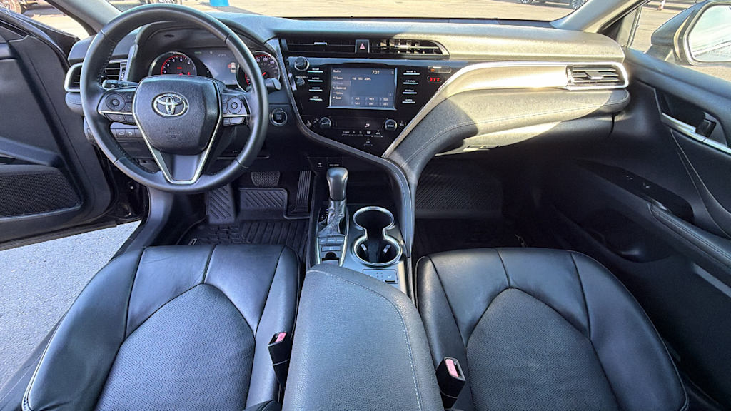 Thumbnail: 2018 Toyota Camry - 12