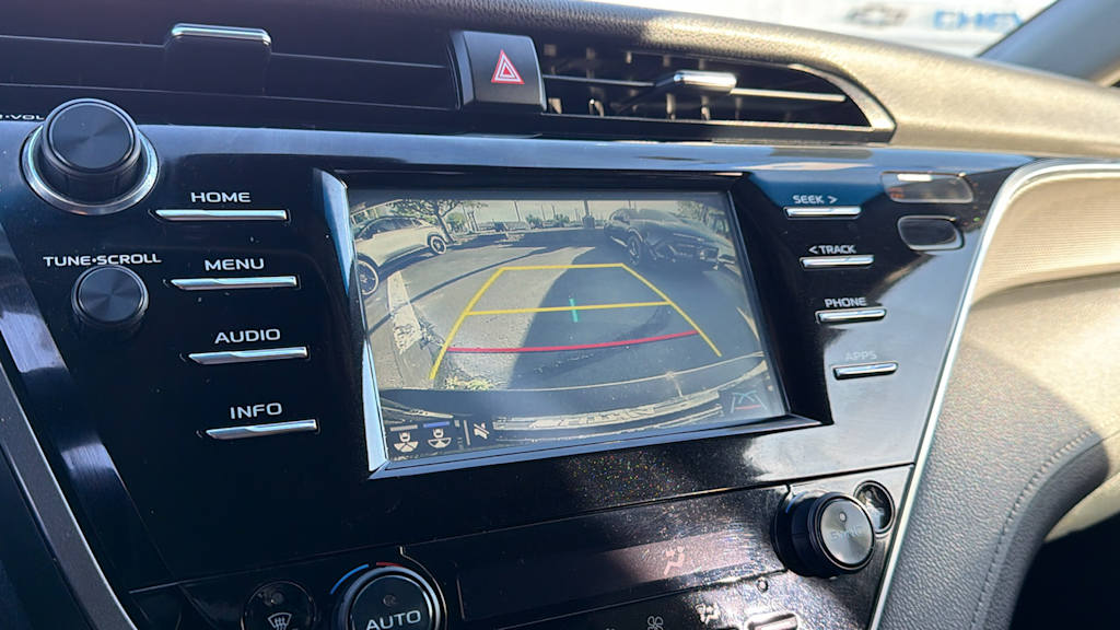 Thumbnail: 2018 Toyota Camry - 23