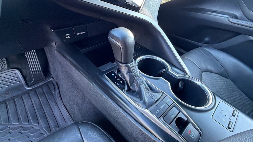 Thumbnail: 2018 Toyota Camry - 14