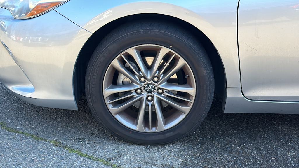 Thumbnail: 2017 Toyota Camry - 7