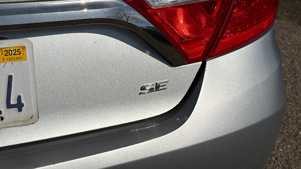 Thumbnail: 2017 Toyota Camry - 21