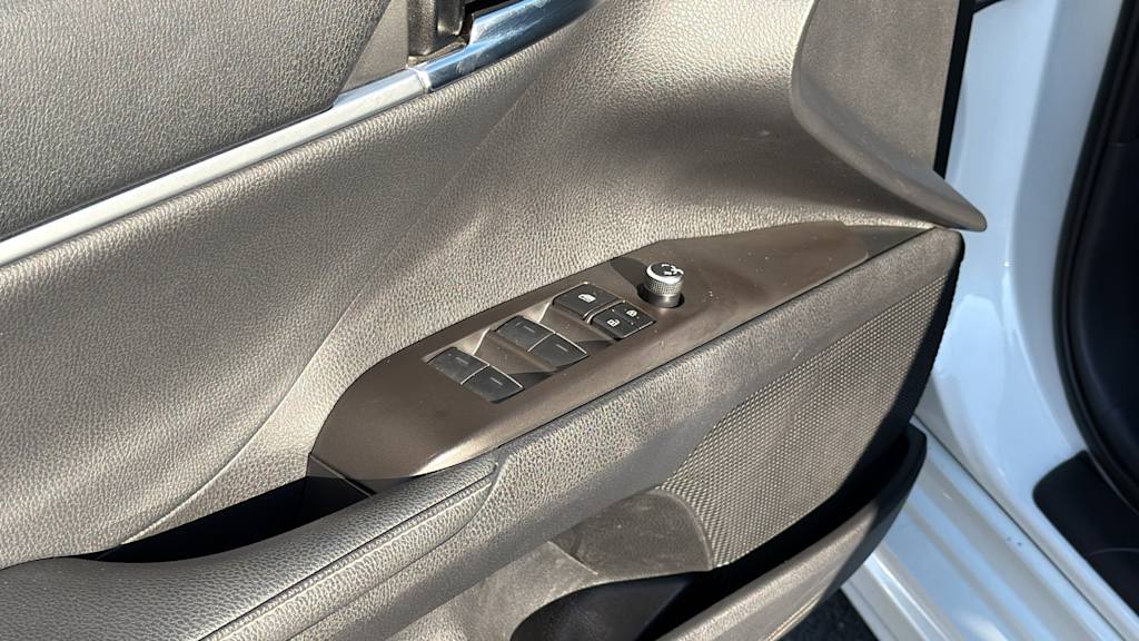 Thumbnail: 2023 Toyota Camry - 28