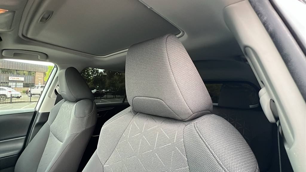 Thumbnail: 2020 Toyota RAV4 - 10