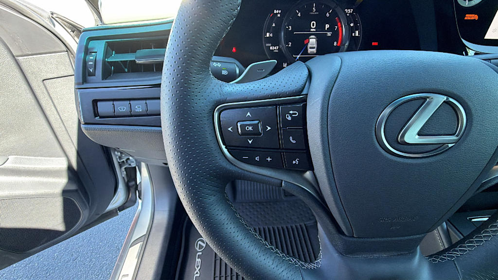 Thumbnail: 2025 Lexus ES - 26