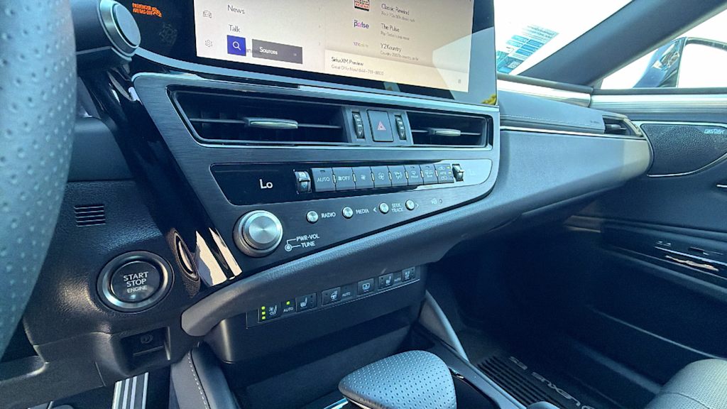 Thumbnail: 2025 Lexus ES - 23