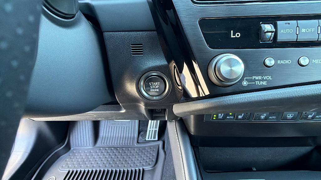 Thumbnail: 2025 Lexus ES - 25