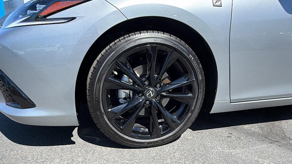 Thumbnail: 2025 Lexus ES - 8