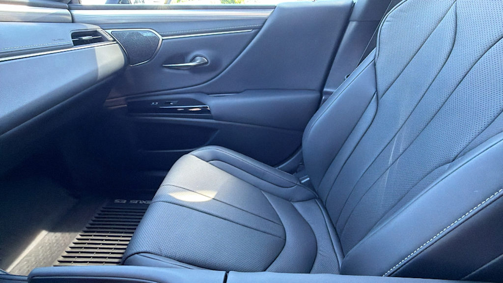 Thumbnail: 2025 Lexus ES - 11