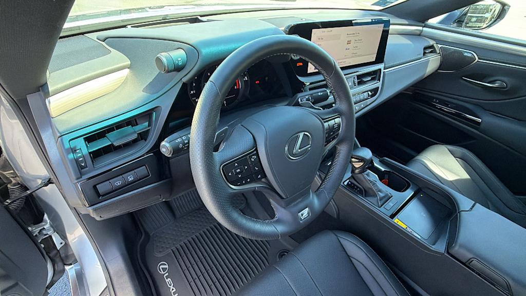 Thumbnail: 2025 Lexus ES - 2