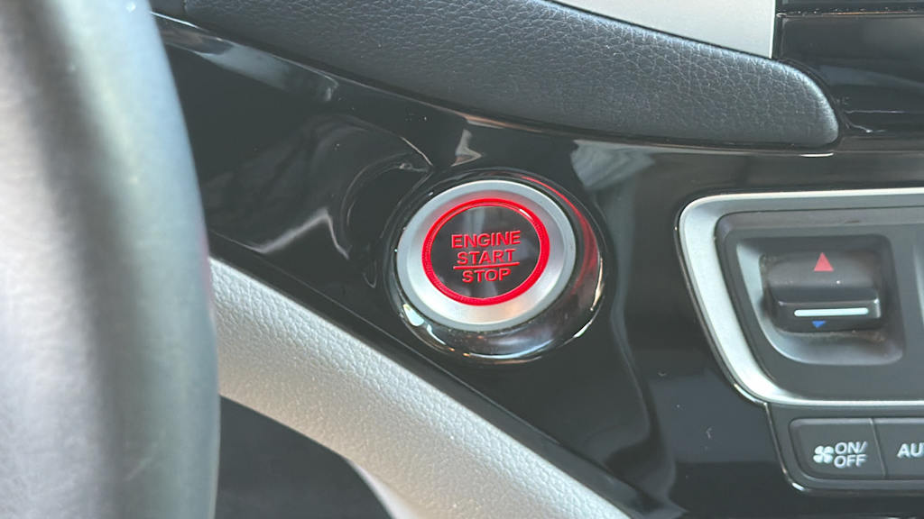 Thumbnail: 2016 Honda Pilot - 25
