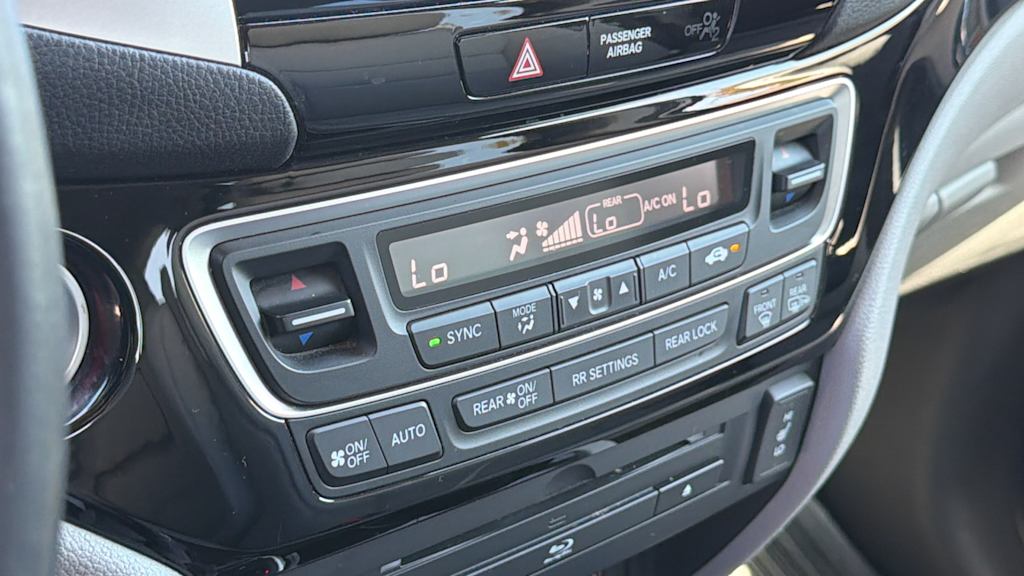 Thumbnail: 2016 Honda Pilot - 23
