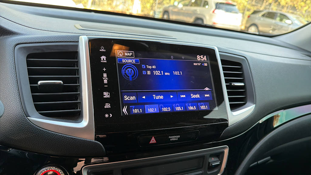 Thumbnail: 2018 Honda Pilot - 12