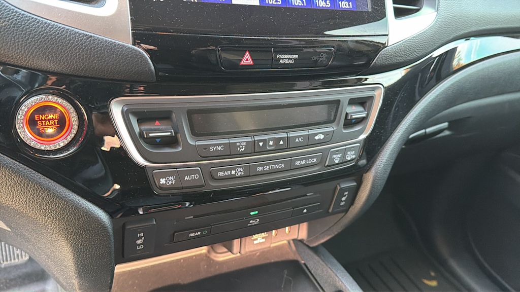 Thumbnail: 2018 Honda Pilot - 20