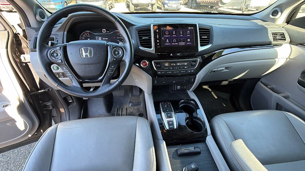 Thumbnail: 2017 Honda Pilot - 11