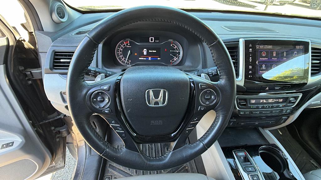 Thumbnail: 2017 Honda Pilot - 8