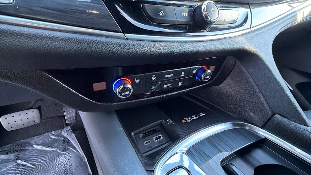 Thumbnail: 2022 Buick Enclave - 24