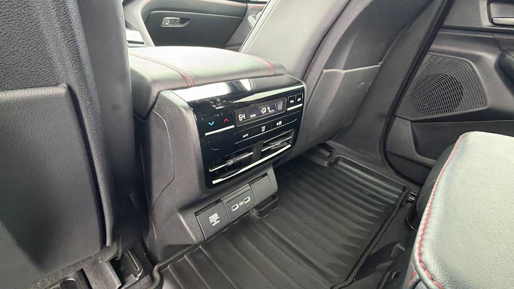 Thumbnail: 2023 Acura MDX - 28