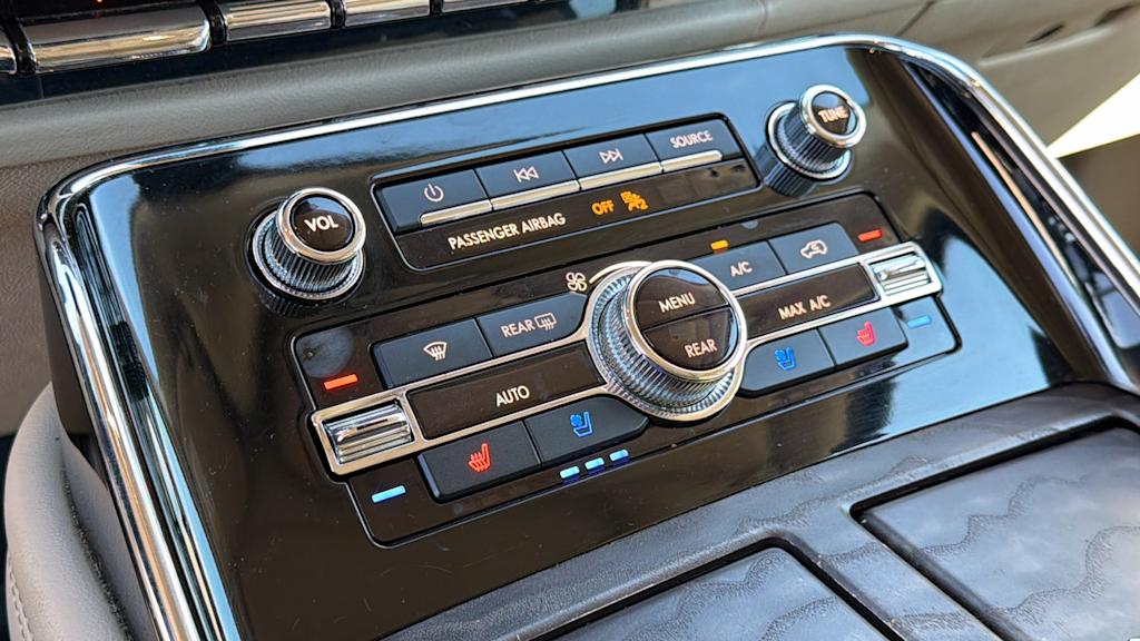 Thumbnail: 2020 Lincoln Navigator L - 13