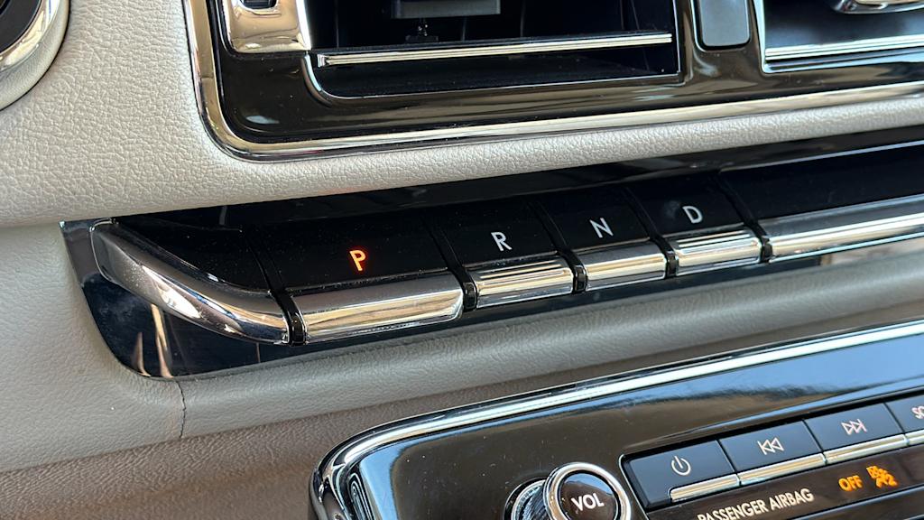 Thumbnail: 2020 Lincoln Navigator L - 21