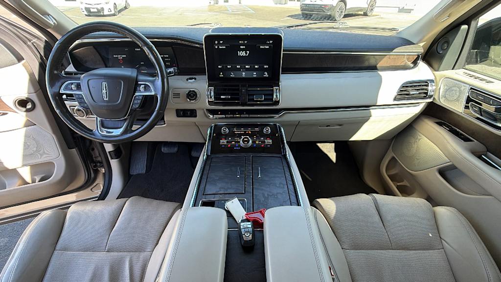 Thumbnail: 2020 Lincoln Navigator L - 12
