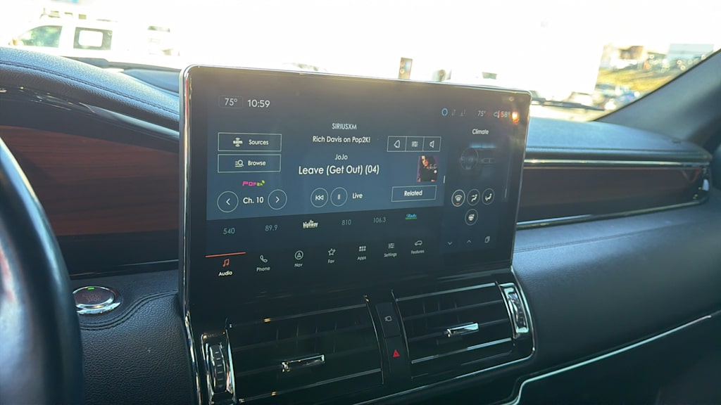 Thumbnail: 2022 Lincoln Navigator L - 12