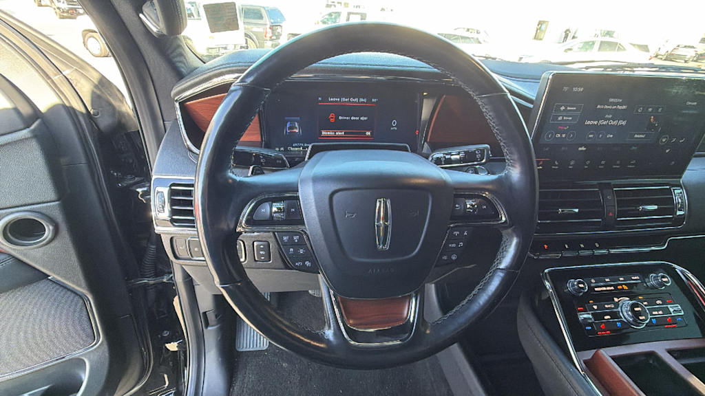 Thumbnail: 2022 Lincoln Navigator L - 8