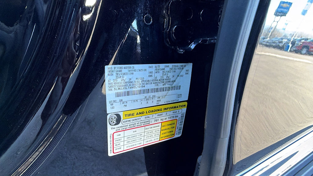 Thumbnail: 2022 Lincoln Navigator L - 18