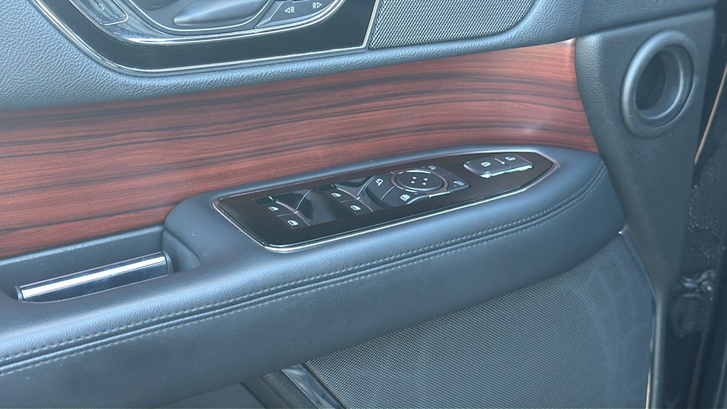 Thumbnail: 2022 Lincoln Navigator L - 28