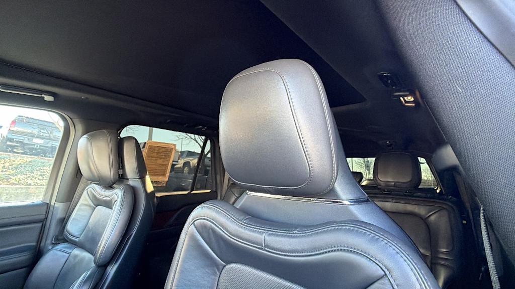 Thumbnail: 2022 Lincoln Navigator L - 10