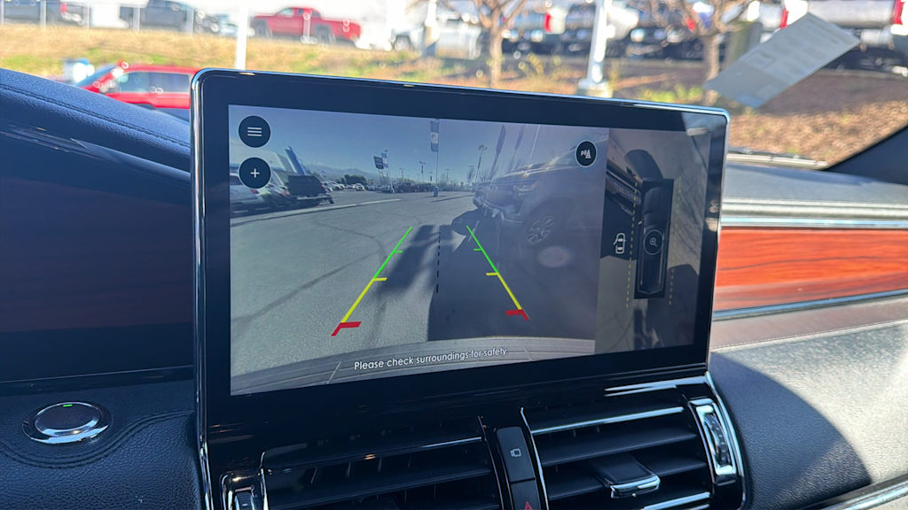 Thumbnail: 2022 Lincoln Navigator L - 24