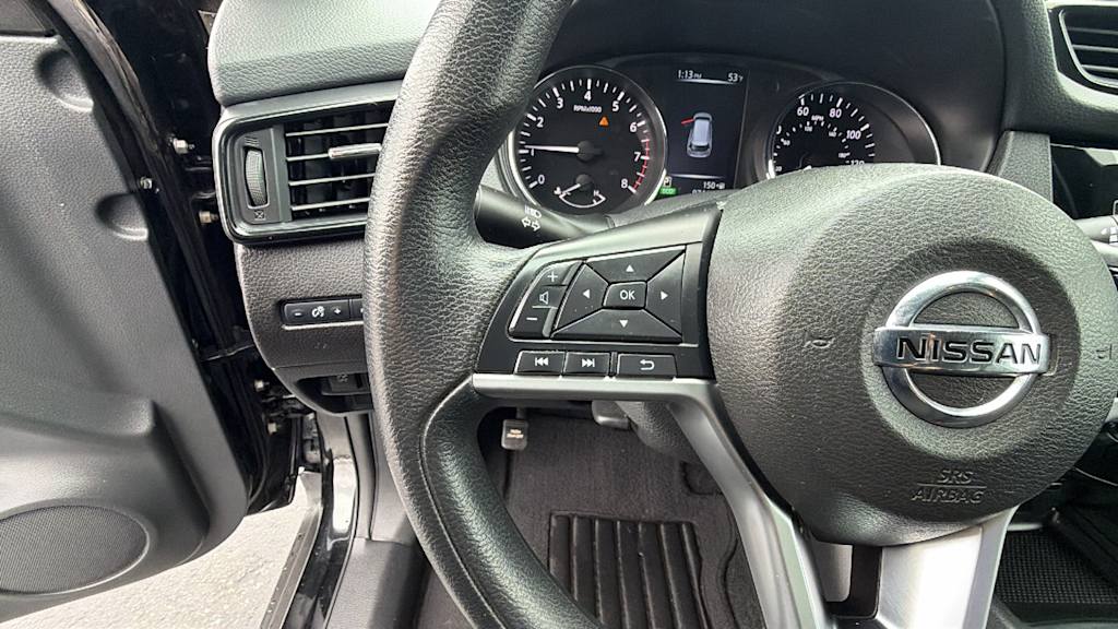 Thumbnail: 2017 Nissan Rogue - 26