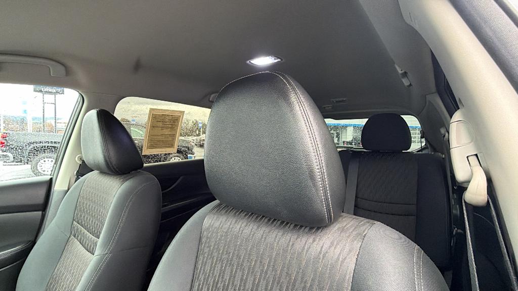 Thumbnail: 2017 Nissan Rogue - 10