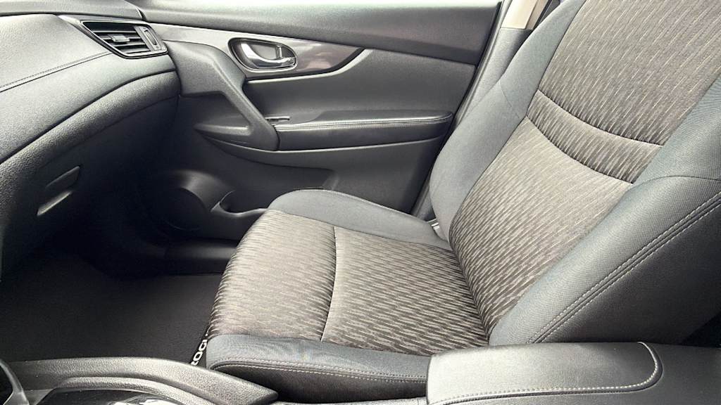 Thumbnail: 2017 Nissan Rogue - 11