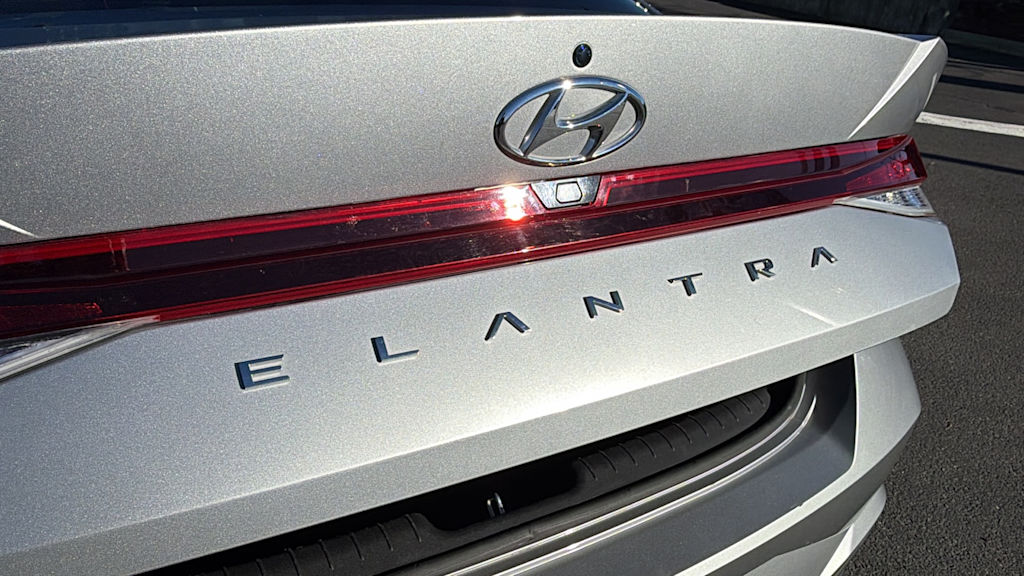 Thumbnail: 2021 Hyundai Elantra - 30