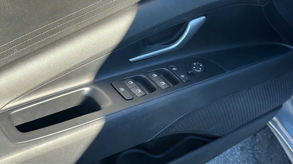 Thumbnail: 2021 Hyundai Elantra - 27