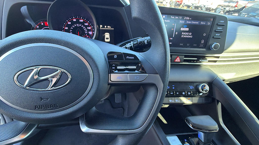 Thumbnail: 2021 Hyundai Elantra - 12