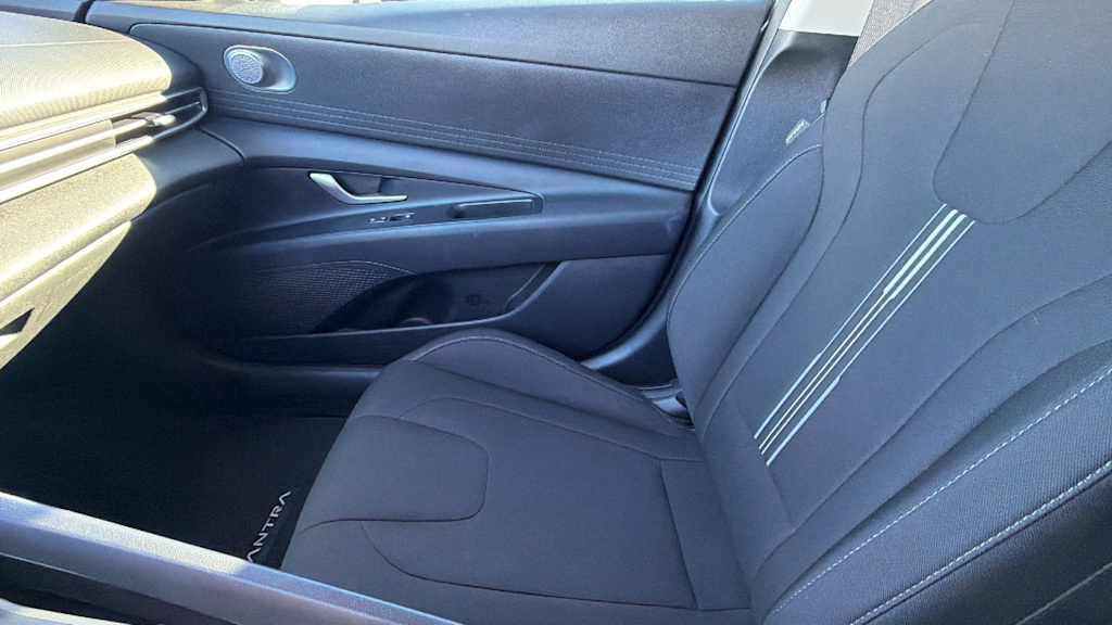 Thumbnail: 2021 Hyundai Elantra - 10