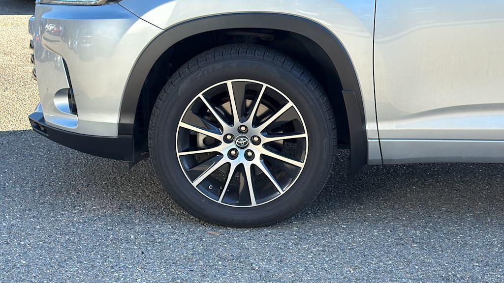 Thumbnail: 2018 Toyota Highlander - 8