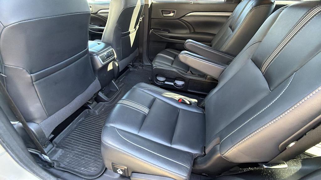 Thumbnail: 2018 Toyota Highlander - 11