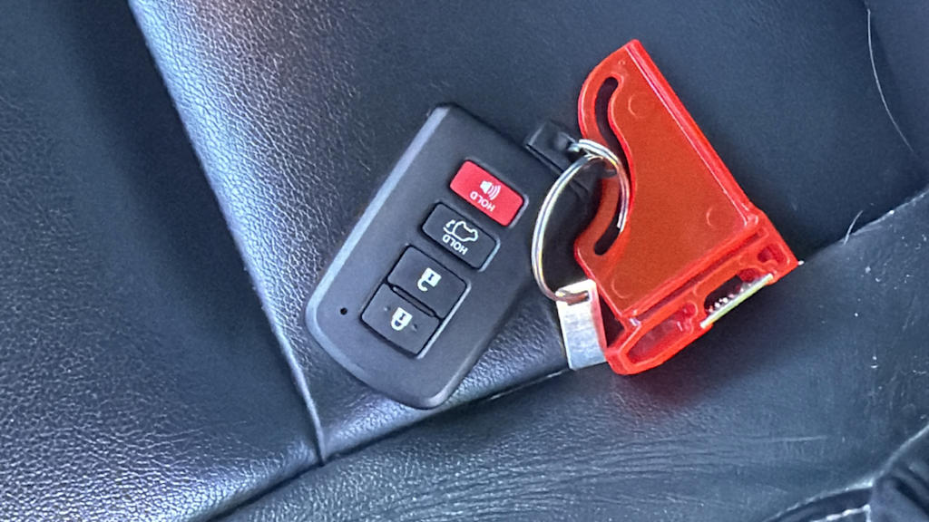 Thumbnail: 2018 Toyota Highlander - 16