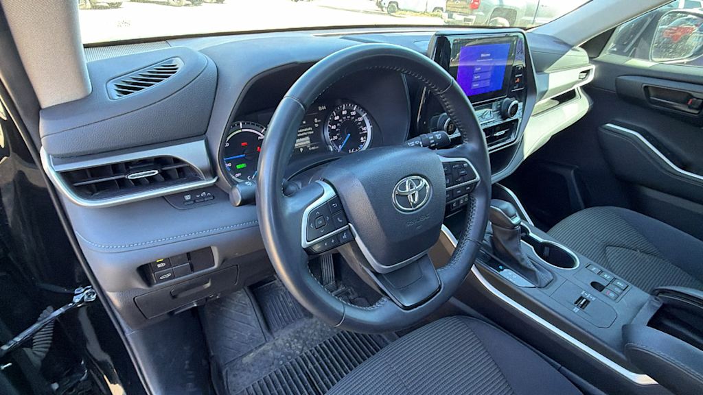 Thumbnail: 2024 Toyota Highlander - 2