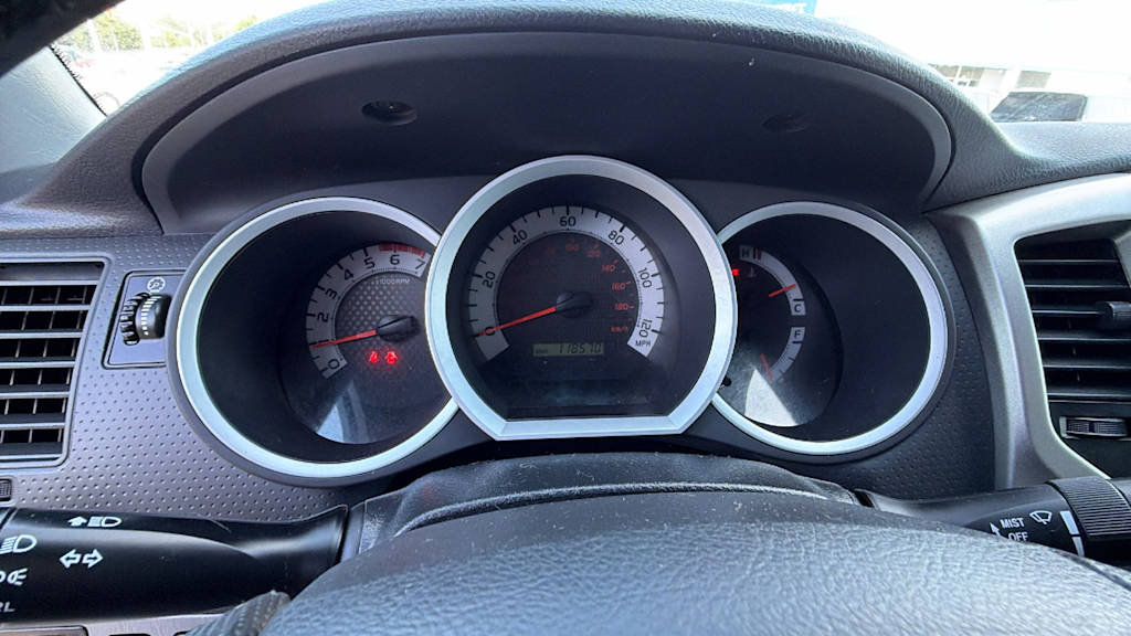 Thumbnail: 2014 Toyota Tacoma - 15