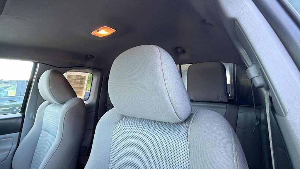 Thumbnail: 2014 Toyota Tacoma - 9