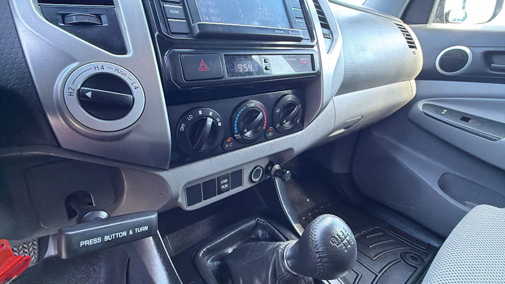 Thumbnail: 2014 Toyota Tacoma - 13