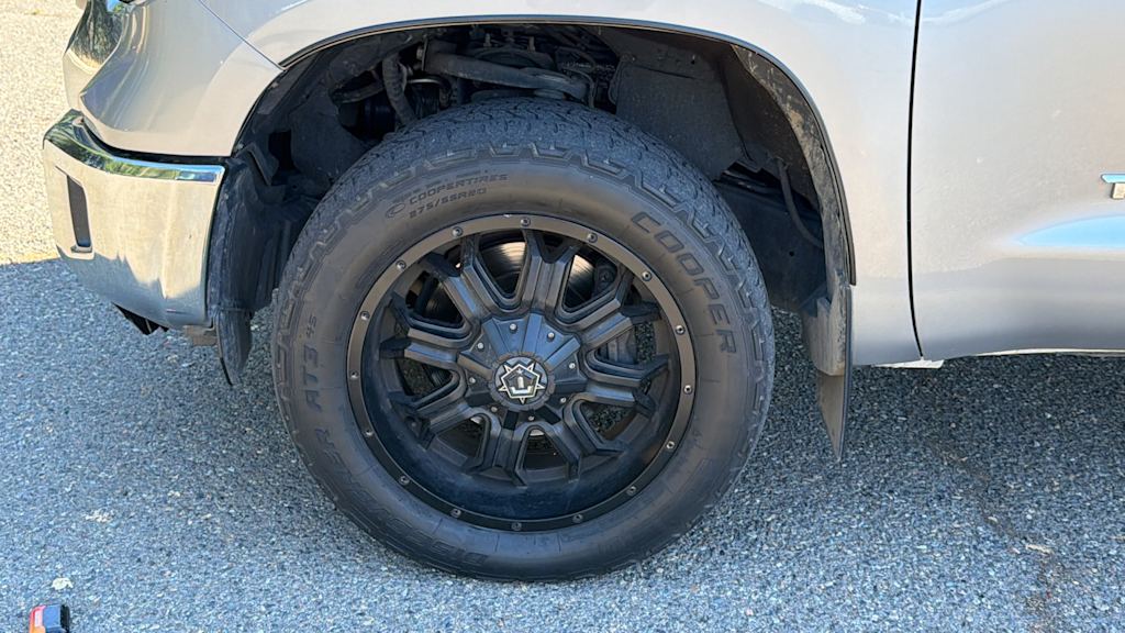 Thumbnail: 2014 Toyota Tundra - 8