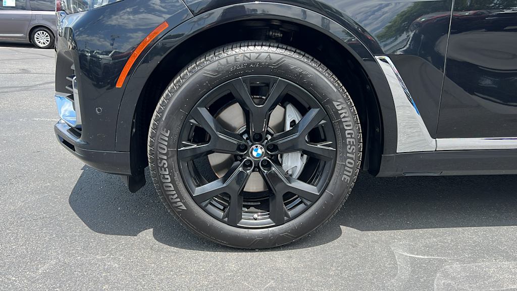 Thumbnail: 2021 BMW X7 - 8