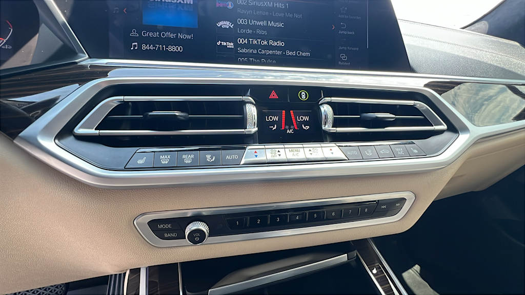Thumbnail: 2021 BMW X7 - 14