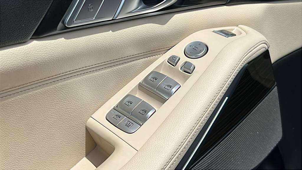 Thumbnail: 2021 BMW X7 - 28