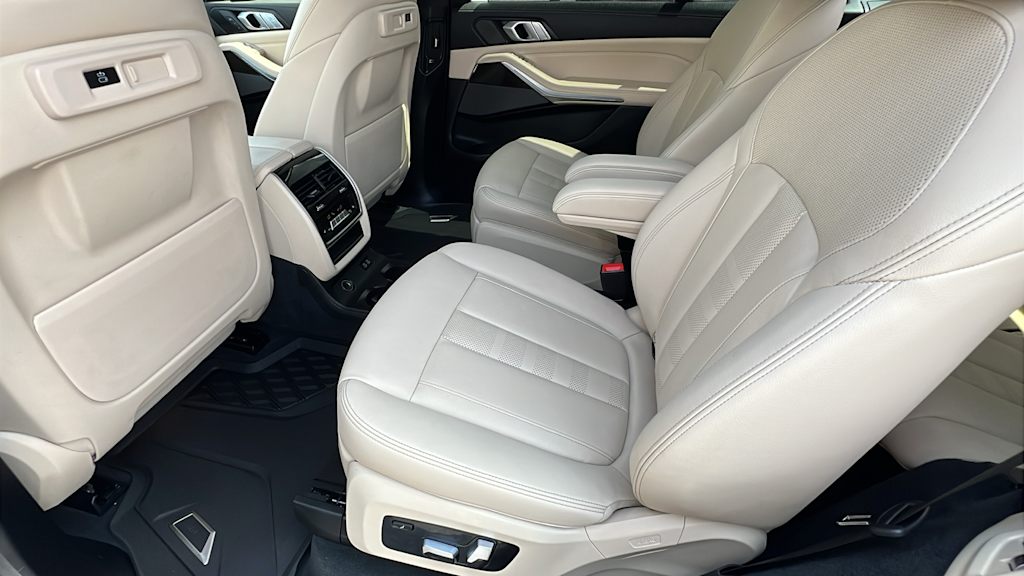 Thumbnail: 2021 BMW X7 - 12