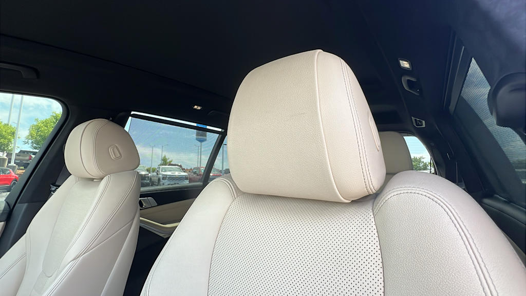 Thumbnail: 2021 BMW X7 - 10